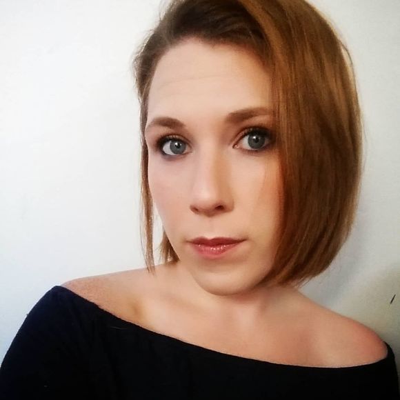 Meet your Posher, Joanna - Picture 1 of 1